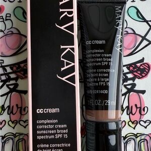 Mary Kay CC Cream - Very Deep
